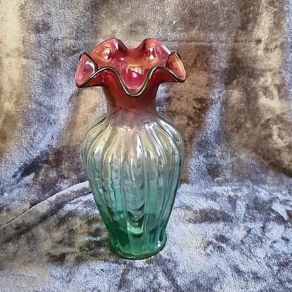 Fenton Rubina Verde Glass Large Melon Vase - Picture 1 of 5